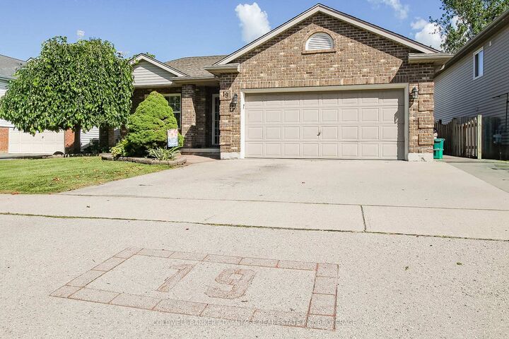 Property Photo: 19 Windle Village Crescent ON L2V 4Z6