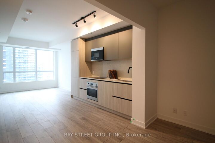 108 Peter Street 1703 — photo 1