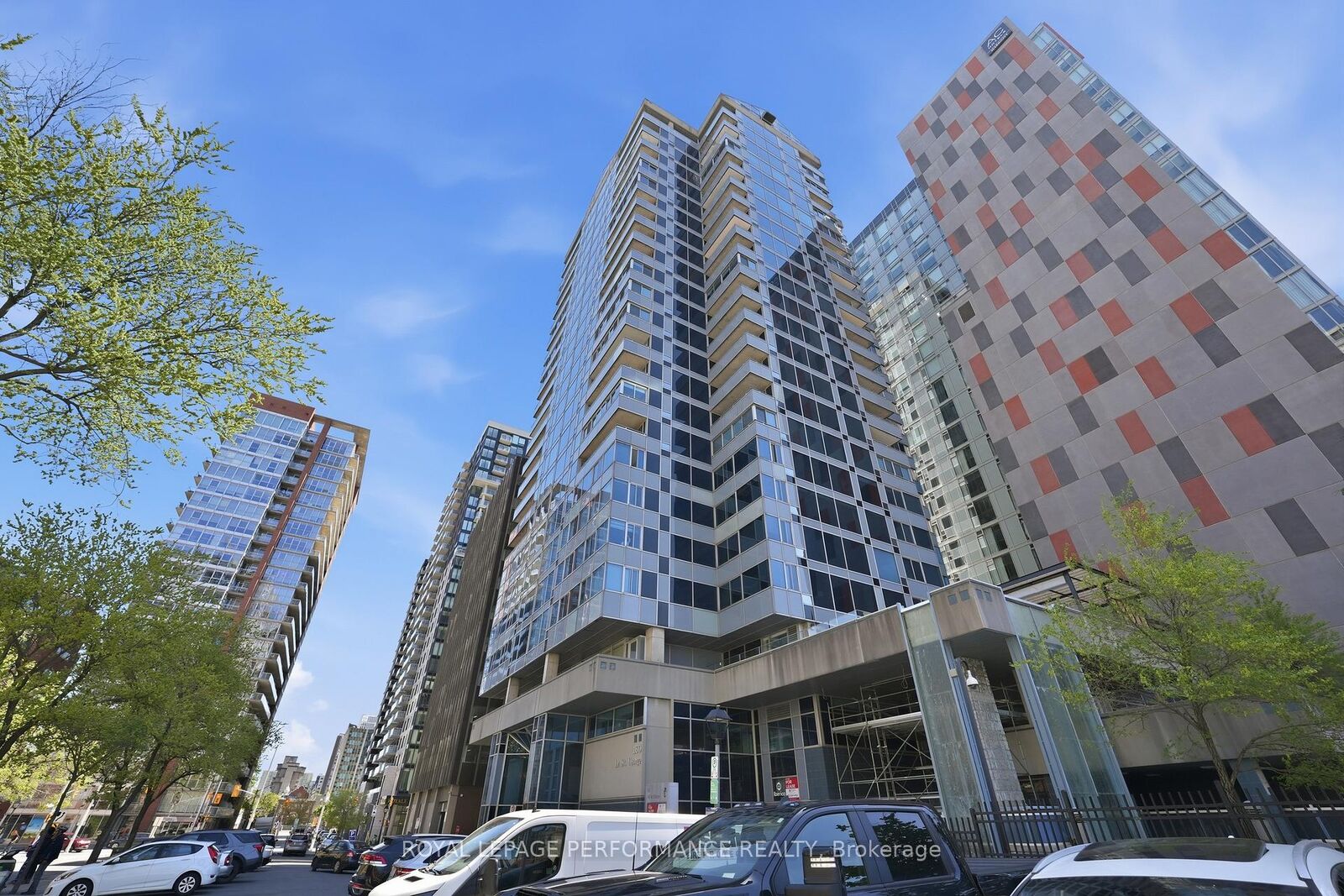 Property Photo: 160 George Street 1601 ON K1N 9M2