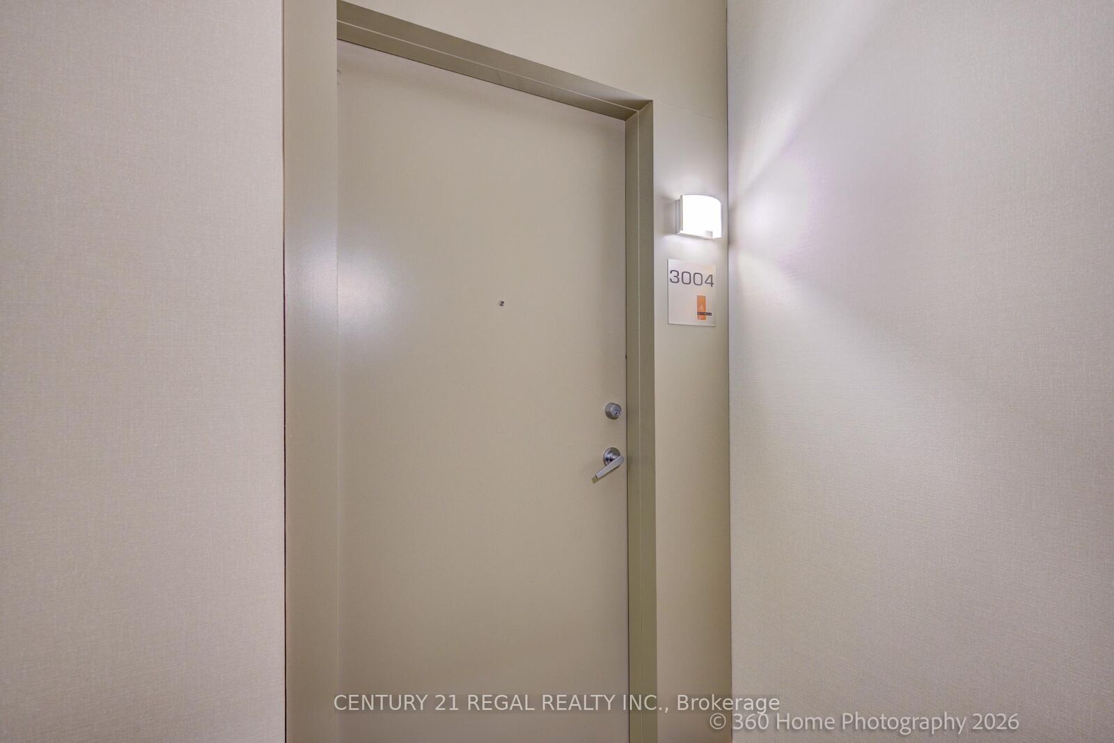 Property Photo: 220 Burnhamthorpe Road 3004 ON L5B 3Y5