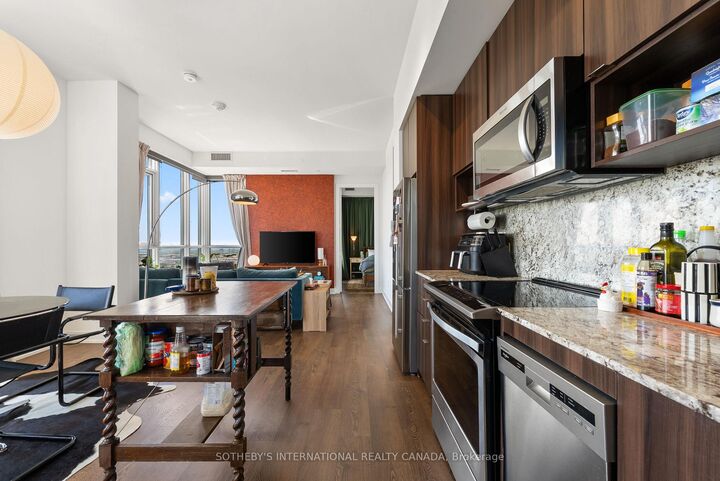 Property Photo: 9 Mabelle Avenue Ph 22 ON M9A 0E1