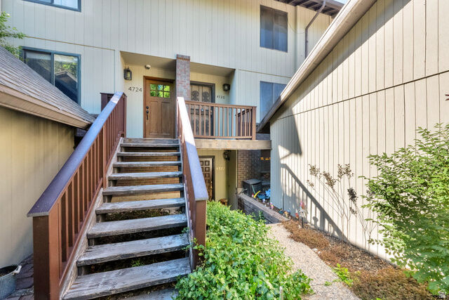 Property Photo: 4720 S Woodduck Ln E UT 84117