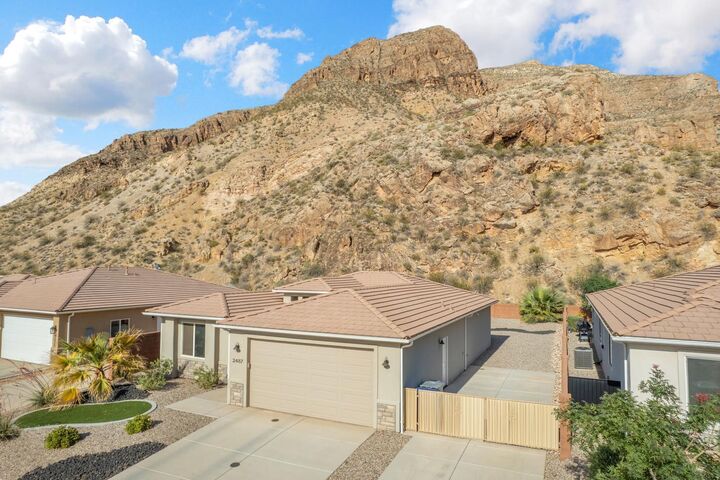 Property Photo: 2487 S 630 W UT 84737
