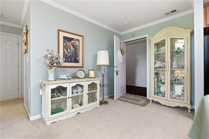 Property Photo: 1 Coraopolis Rd 300 PA 15108