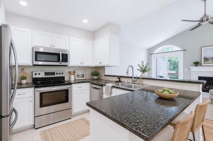 Property Photo:  6616 Mesa Hollow Drive  TX 78750 