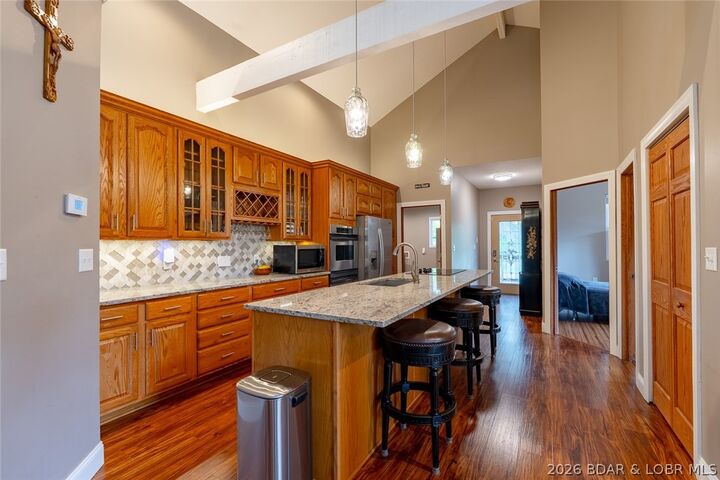 Property Photo: 204 Weiskopf Way MO 65020