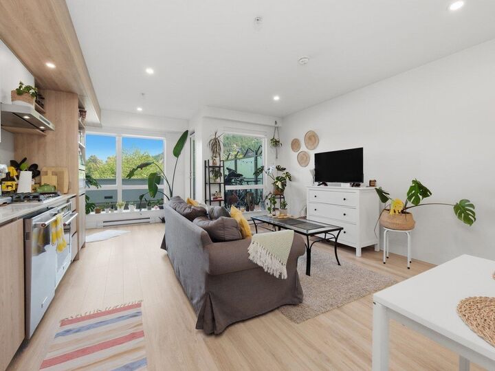 Property Photo: 38362 Buckley Avenue 414 BC V8B 0J8