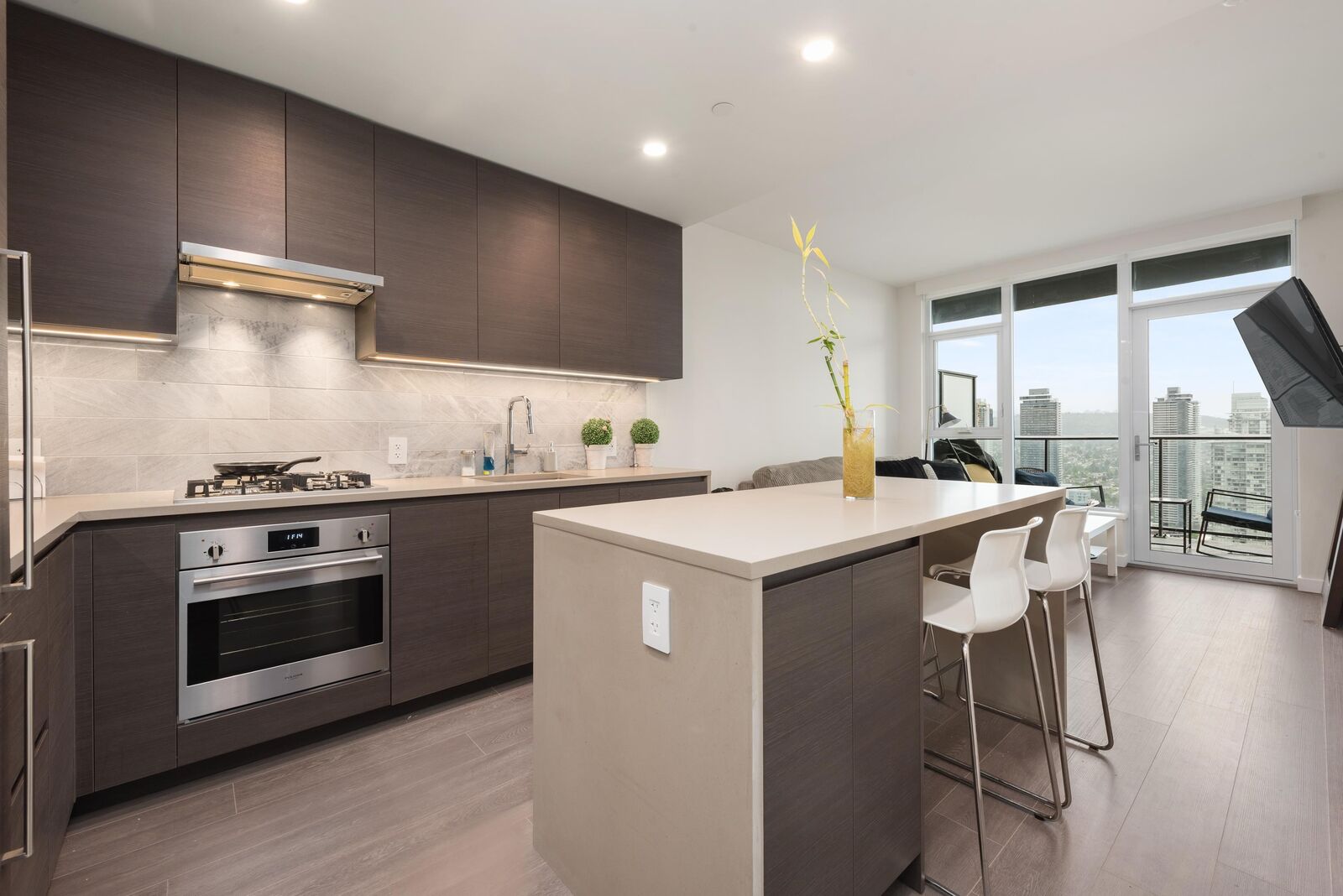 Property Photo: 2108 Gilmore Avenue 5303 BC V5C 0N8