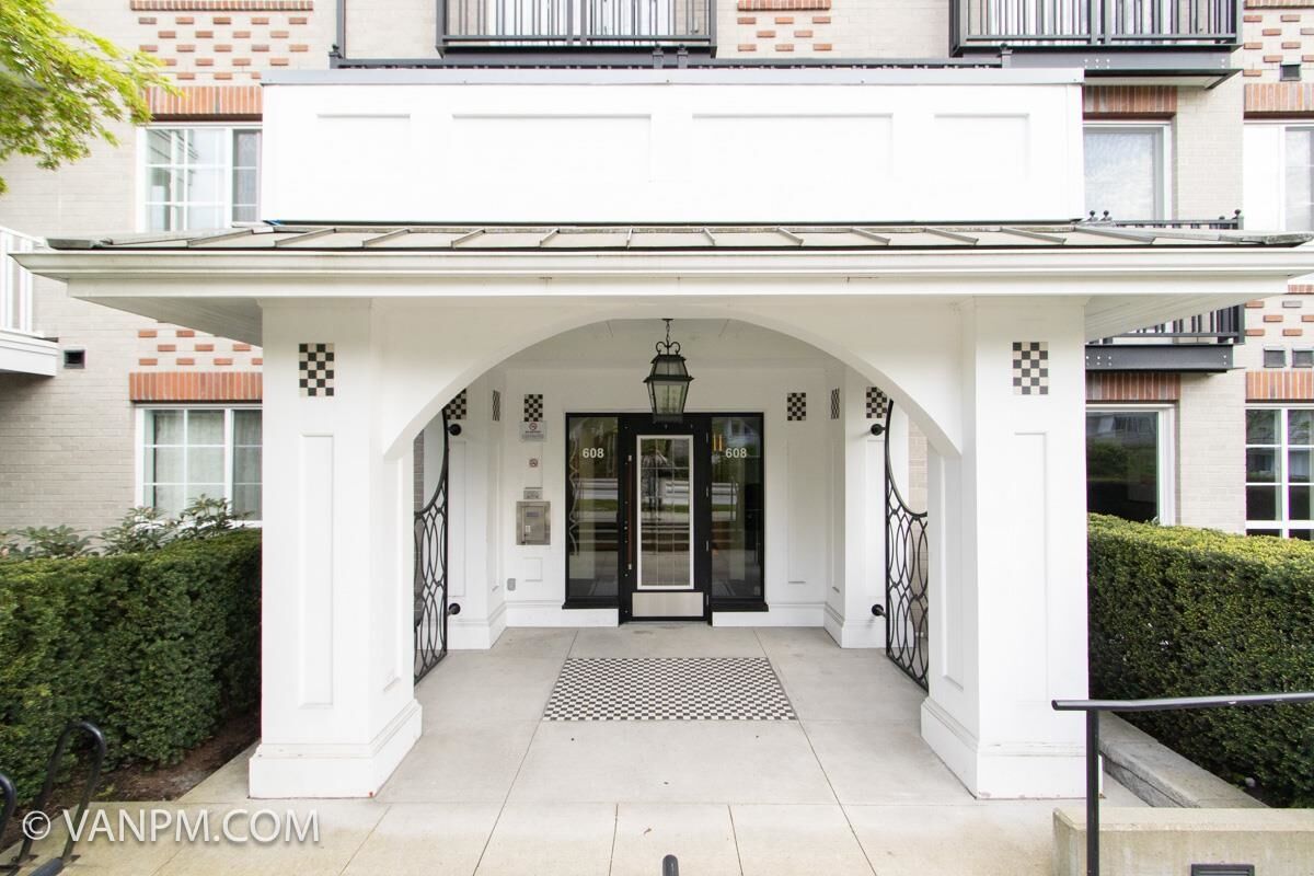 Property Photo:  608 Como Lake Avenue 316  BC V3J 0B2 
