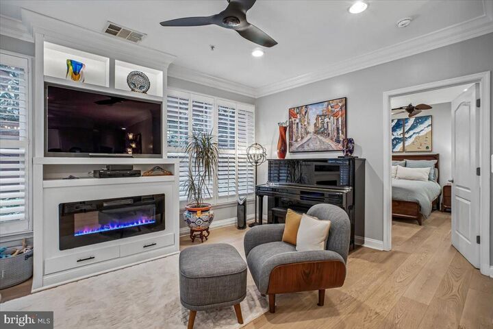 Property Photo: 1115 Cameron Street 103 VA 22314