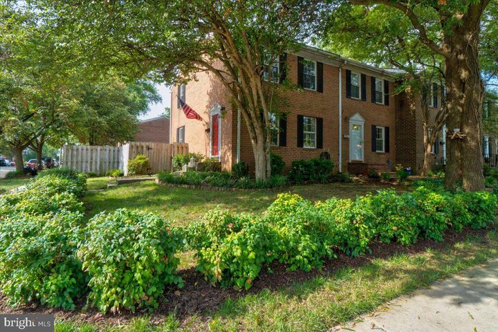 Property Photo:  501 S Henry Street  VA 22314 
