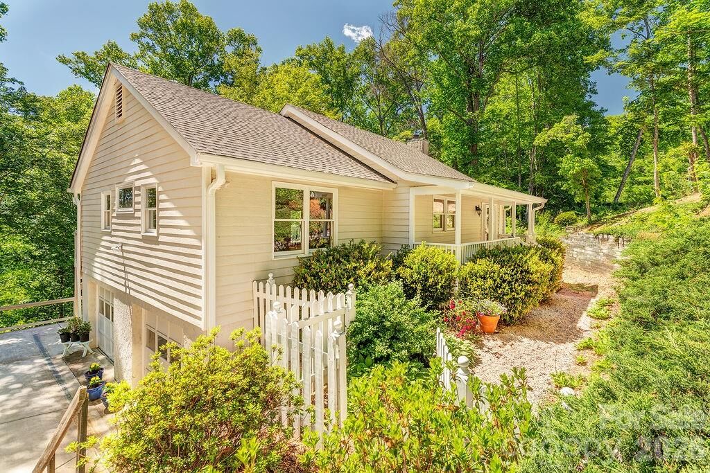 Property Photo:  146 Churchill Downs Drive  NC 28730 