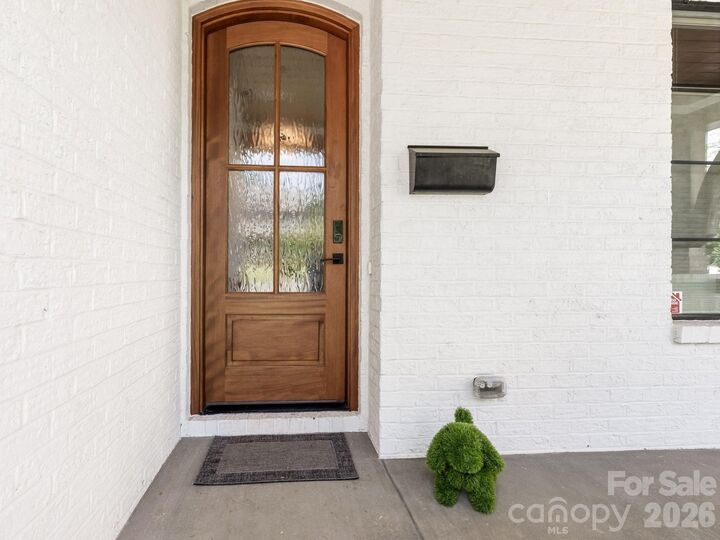 Property Photo:  2928 Hanson Drive  NC 28207 