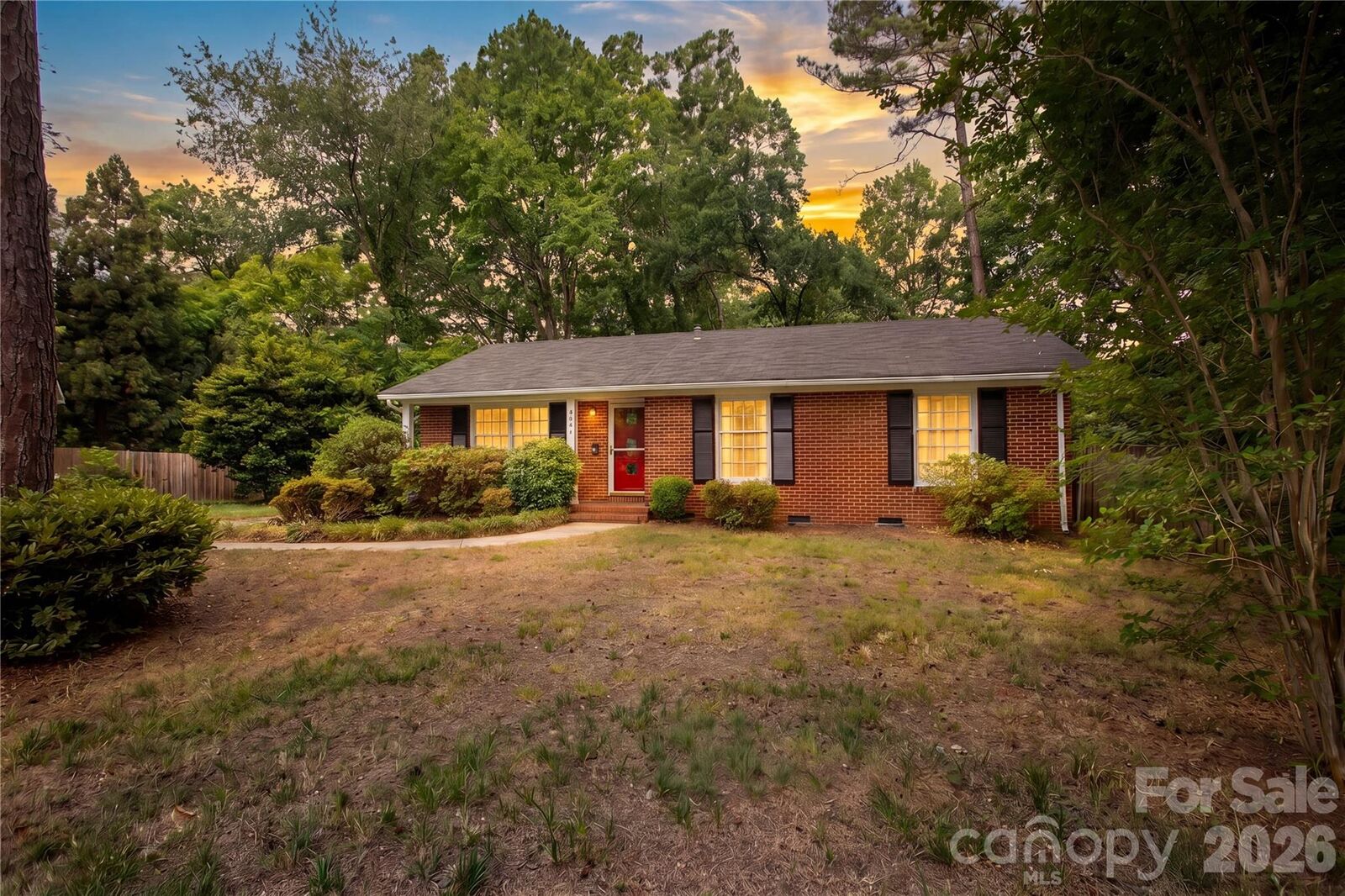 Property Photo:  5100 Kimwood Place  NC 28205 