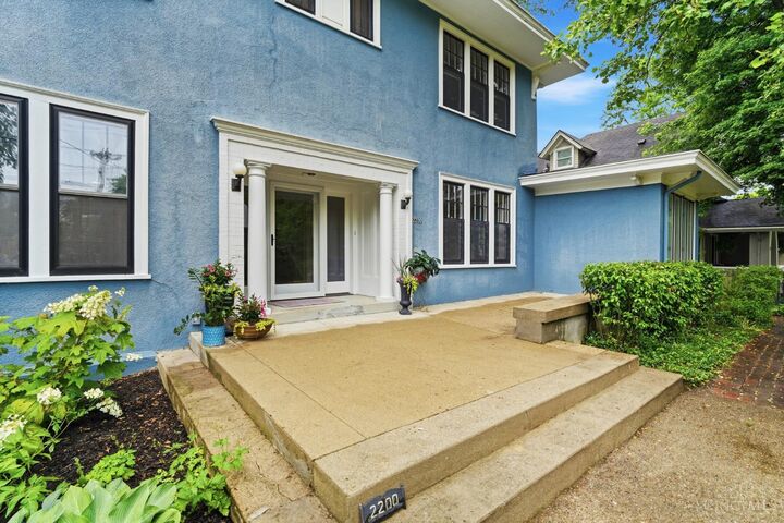 Property Photo:  2200 East Hill Avenue  OH 45208 