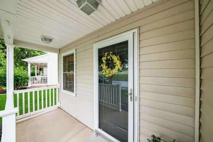 Property Photo:  1528 Electra Street  OH 43240 