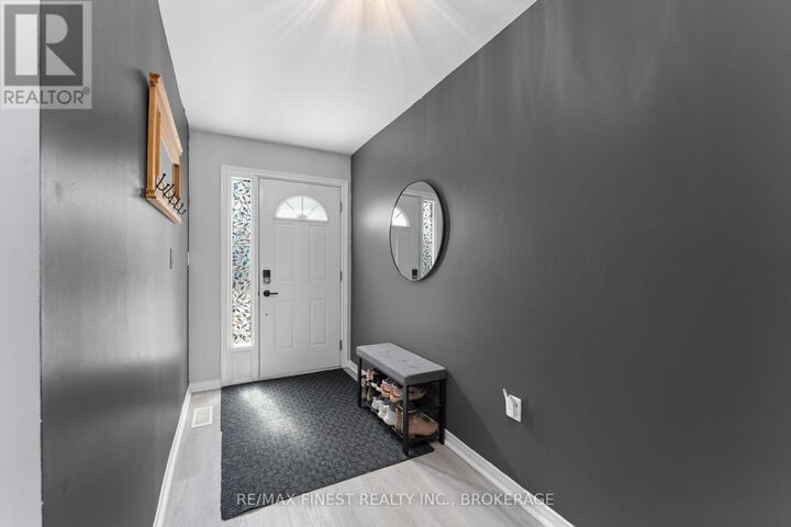 Property Photo:  30 Addington Street 24  ON K7N 1C5 