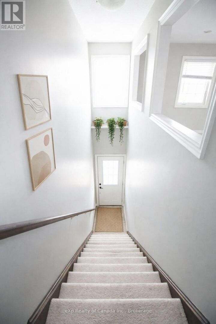 Property Photo: 3320 Meadowgate Boulevard 72 ON N6M 0A7