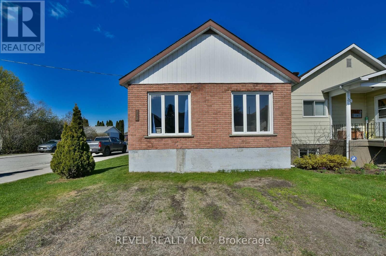 Property Photo:  359 Tamarack Street  ON P4N 6R5 