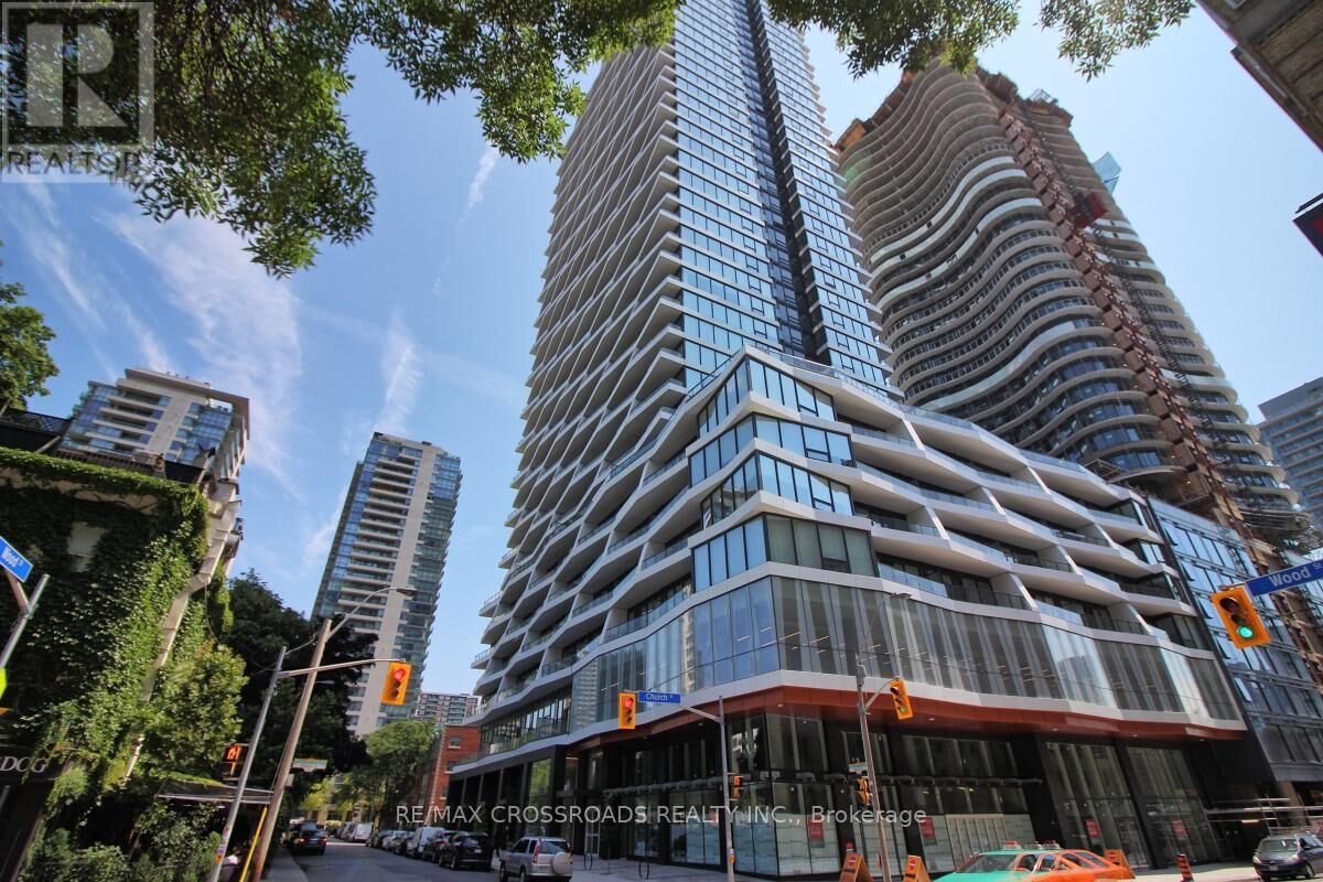 Property Photo: 85 Wood Street 3908 ON M4Y 0E8