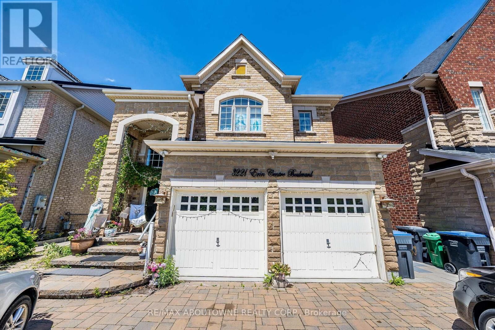 Property Photo: 3221 Erin Centre Boulevard Basement ON L5M 7T9