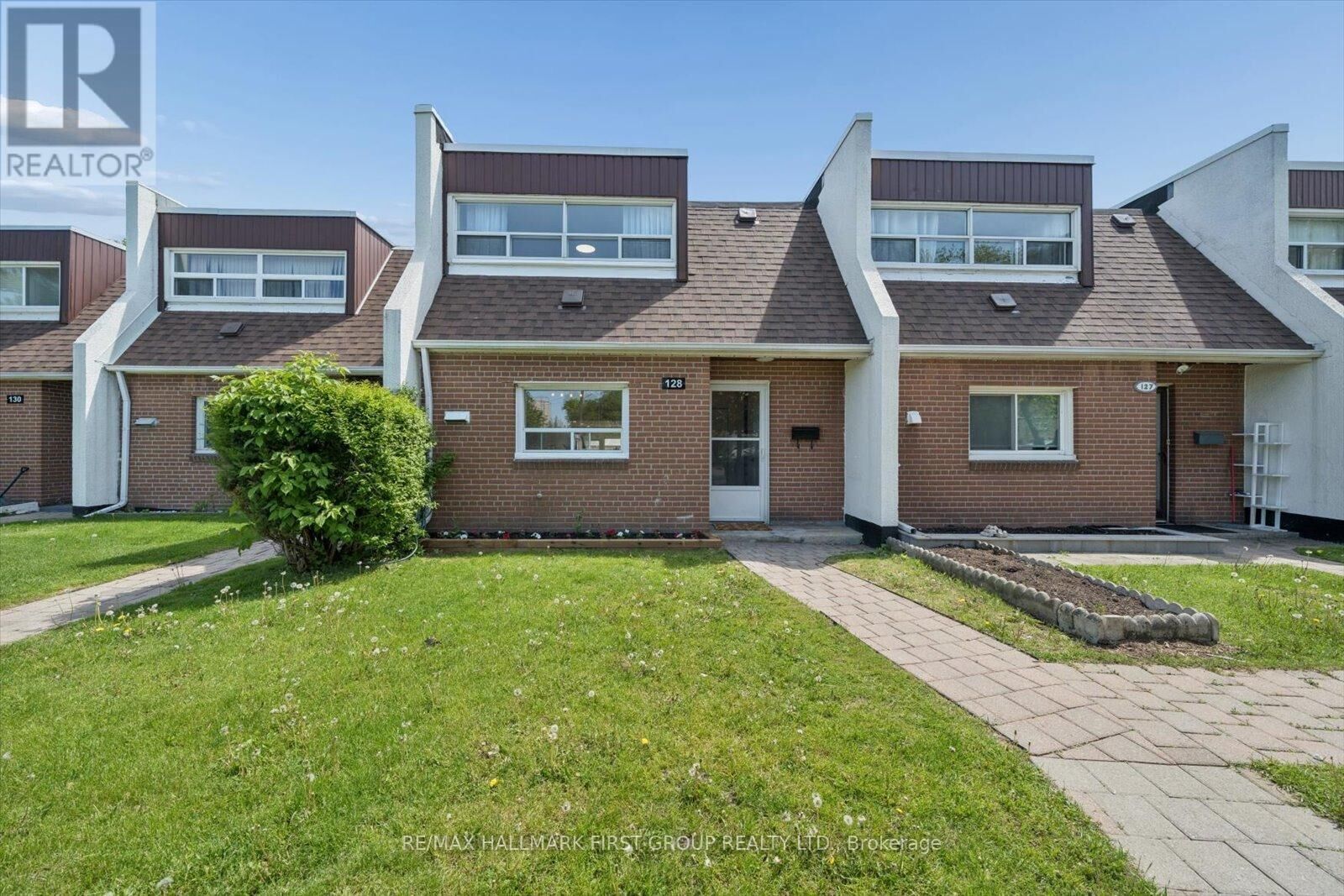 Property Photo:  30 Venetian Crescent 128  ON M3N 2L8 