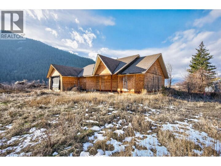 Property Photo: 390 Coyle Place BC V1K 1N4