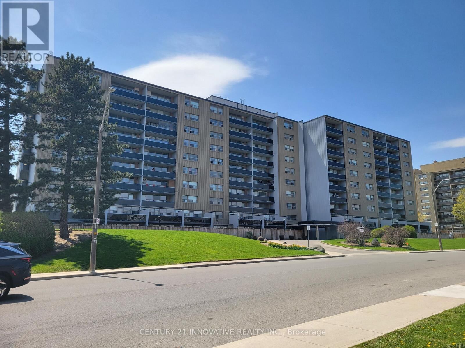 Property Photo:  15 Albright Road South 910  ON L8K 0A3 
