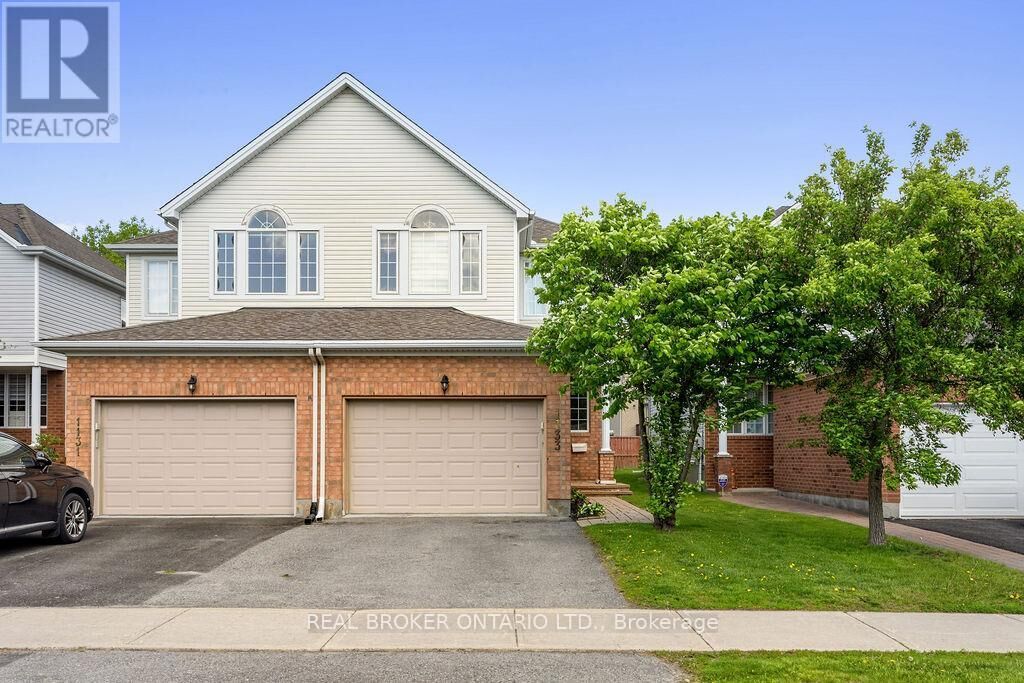 Property Photo:  1133 Clyde Avenue  ON K2C 4B2 