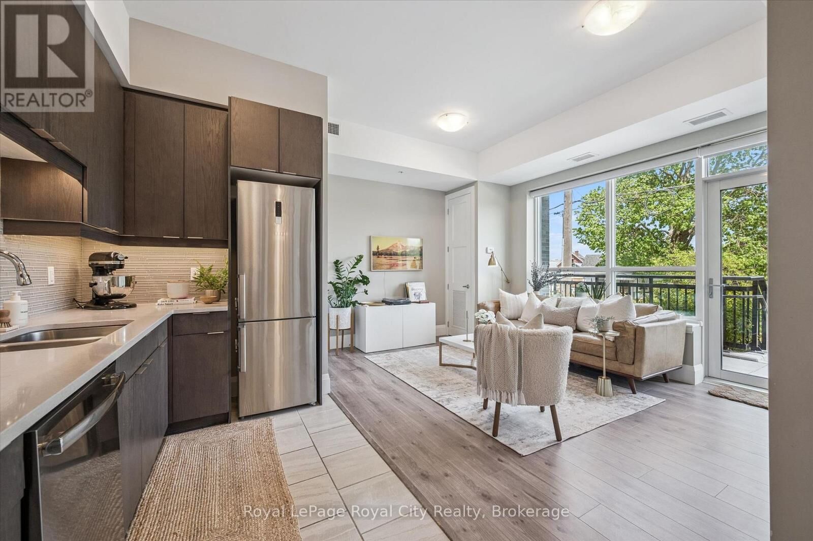 Property Photo:  63 Arthur Street South 103  ON N1E 0A8 