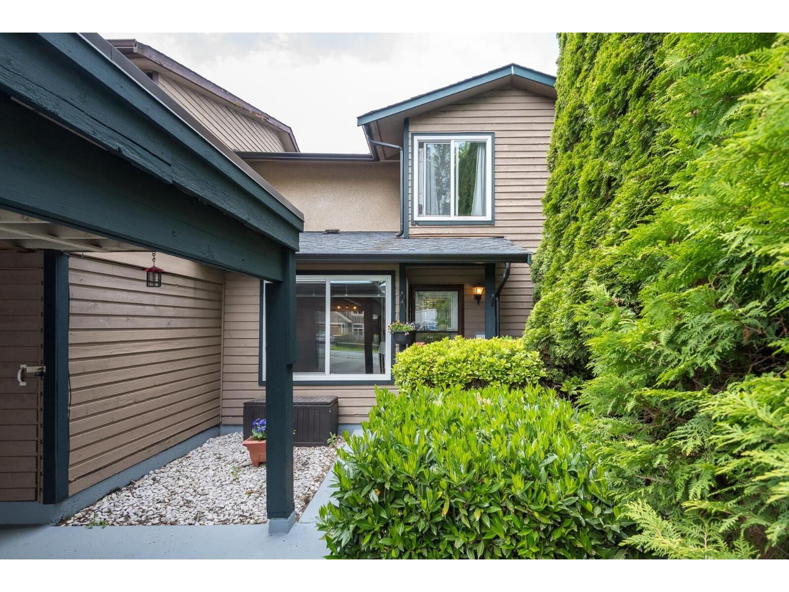Property Photo: 13447 68A Avenue BC V3W 8H2