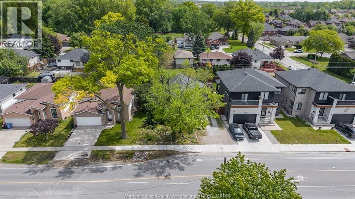 Property Photo:  2168 Dominion Boulevard  ON N9B 3H9 
