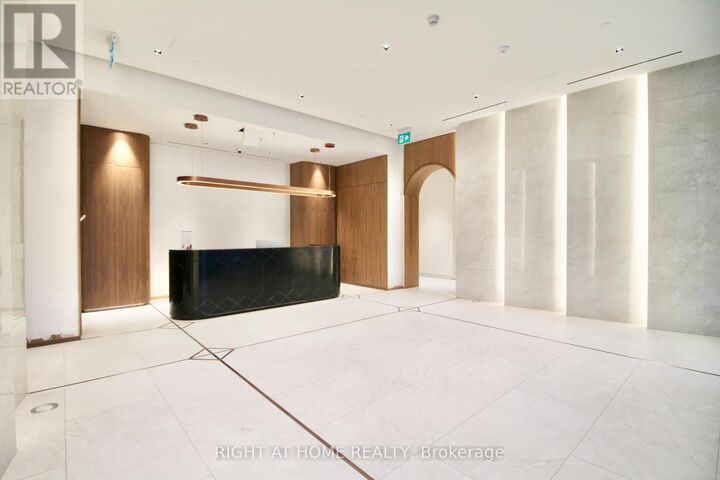 Property Photo:  560 Rideau Street 1006  ON K1N 5Z8 