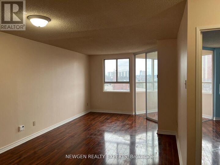 Property Photo:  4 Park Vista Drive 1514  ON M4B 3M8 