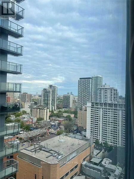 Property Photo:  28 Wellesley Street East 2205  ON M4Y 0C4 