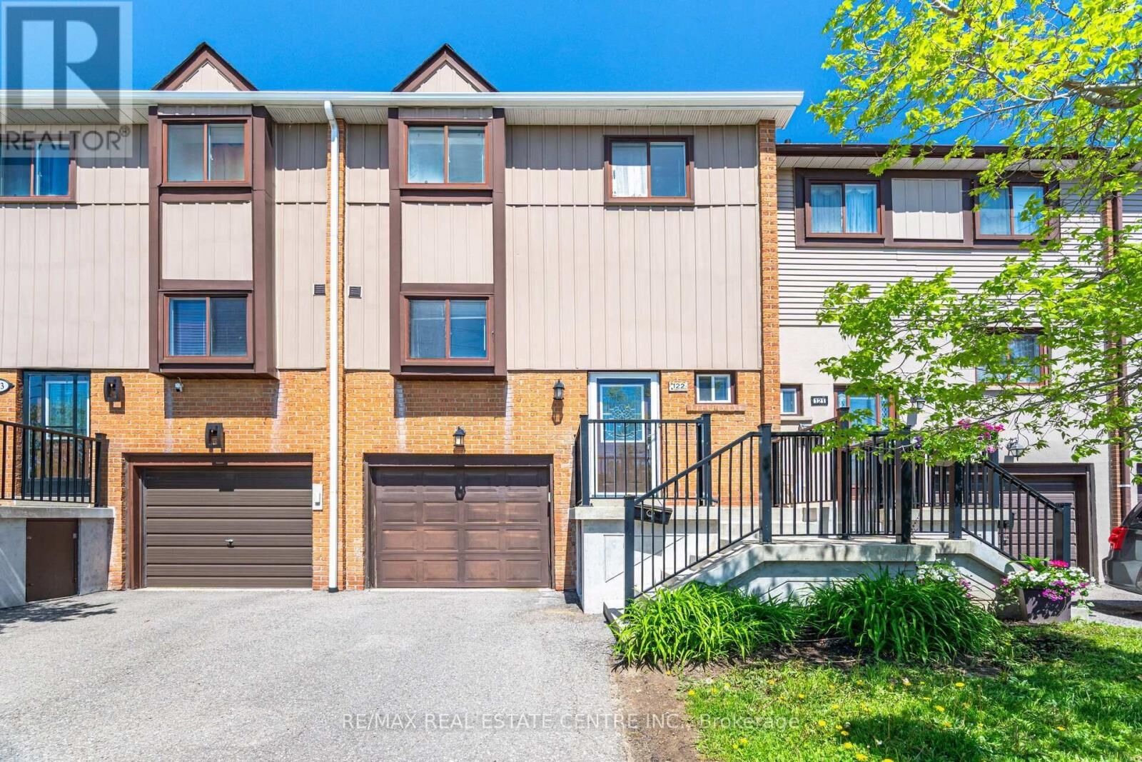 Property Photo: 122 Moregate Crescent ON L6S 3K9