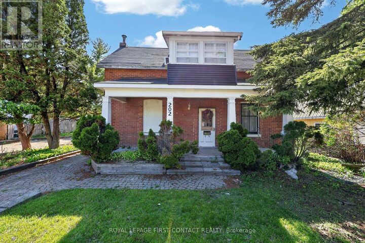 Property Photo:  202 Bradford Street  ON L4N 3B6 