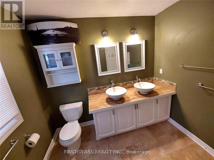 Property Photo: 880 Leslie Valley Drive M&Amp2nd ON L3Y 7G9