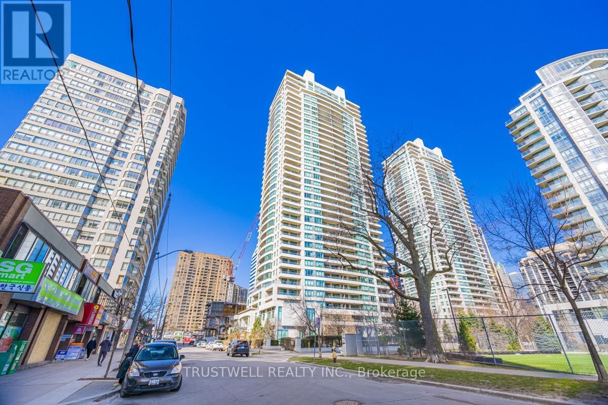 Property Photo:  18 Spring Garden Avenue Ph107  ON M2N 7M2 