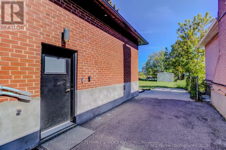 Property Photo:  37 Bentworth Avenue Lower  ON M6A 1P1 