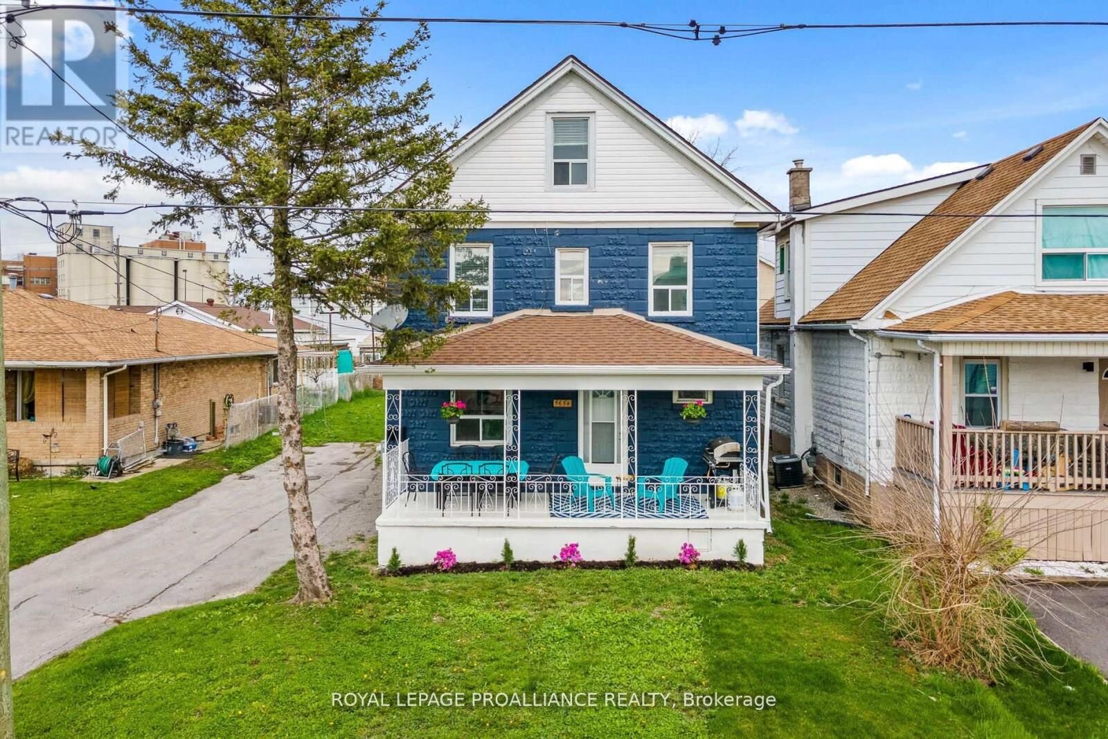 Property Photo:  5654 Desson Avenue Upper  ON L2G 3T2 