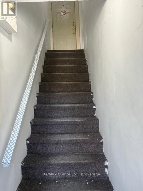 Property Photo:  19 Alberta Street 2  ON K8V 4P5 