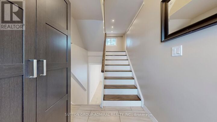 Property Photo:  64 Bronte Street South 8  ON L9T 1Y8 