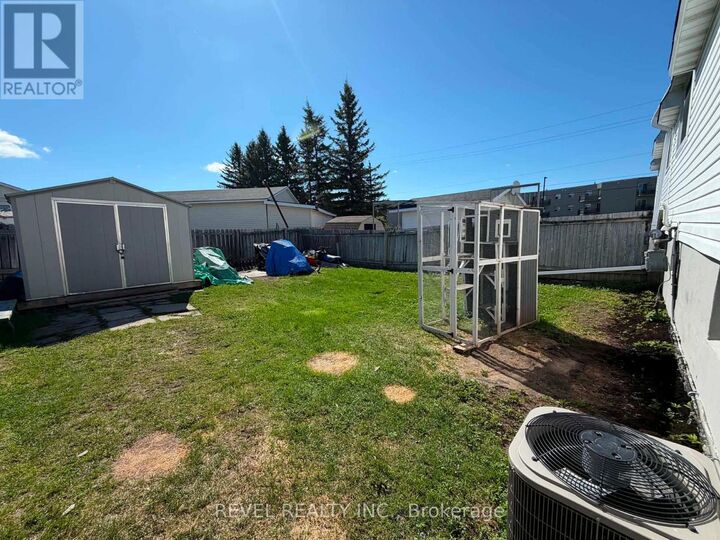 Property Photo:  894 Suzanne Street  ON P4P 1A9 