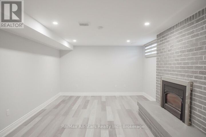 Property Photo:  1 Crescent Court Lower  ON K9V 3Y8 