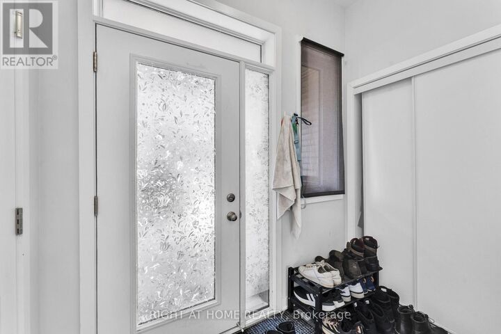 Property Photo:  67 Kindred Row  ON K2S 2Z6 