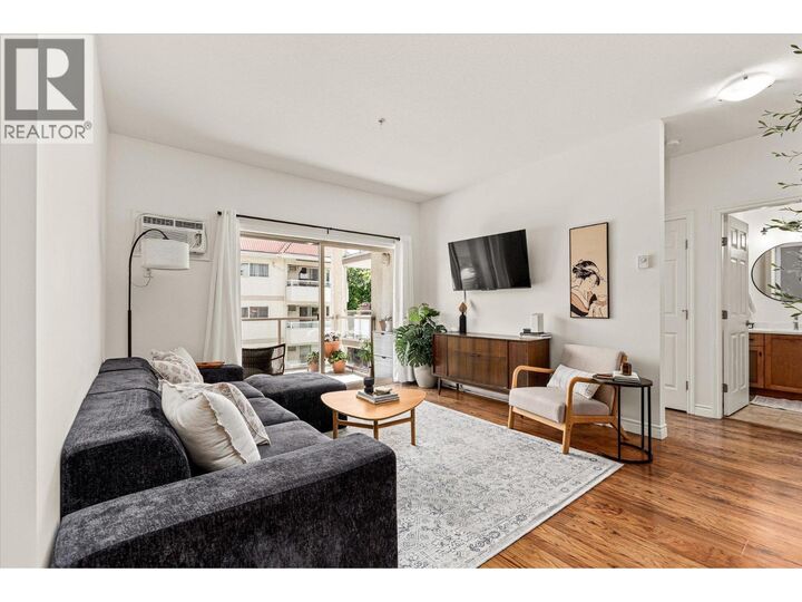 196 Wade Avenue 307 — photo 1