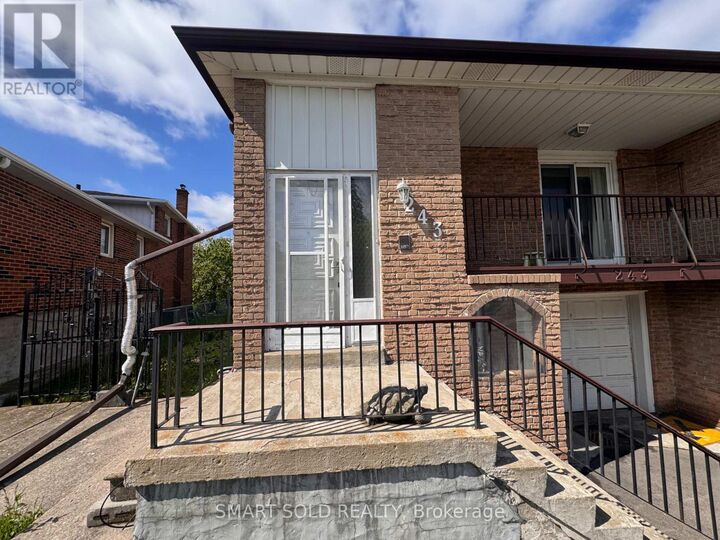 Property Photo:  243 Shawnee Circle  ON M2H 2Y3 