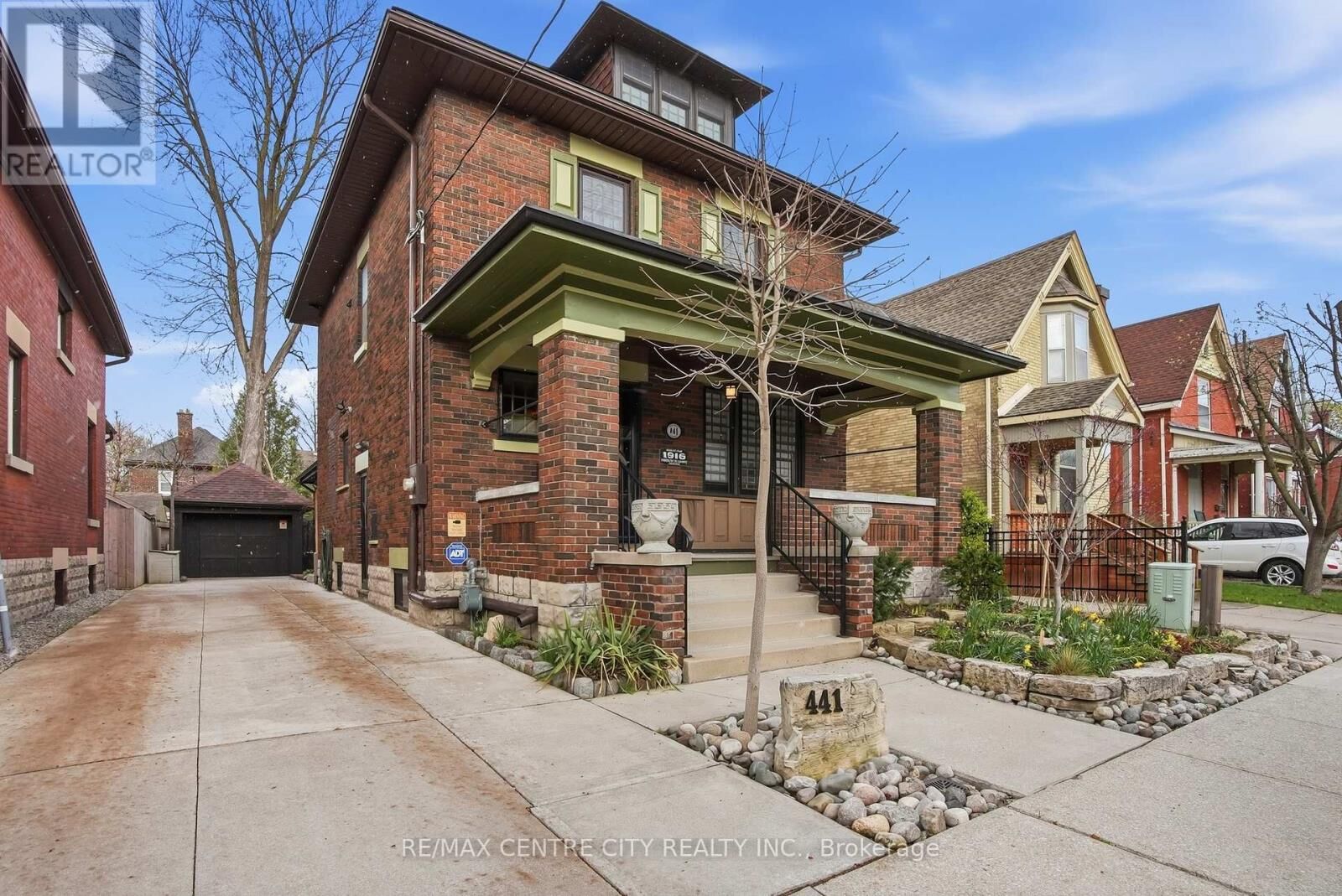 Property Photo: 441 Woodman Avenue ON N5W 4A1
