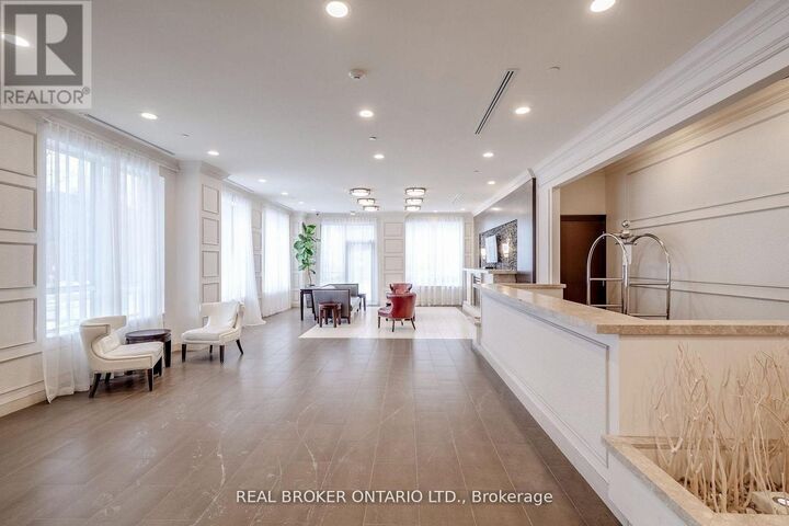 Property Photo:  35 Saranac Boulevard 225  ON M6A 2G4 